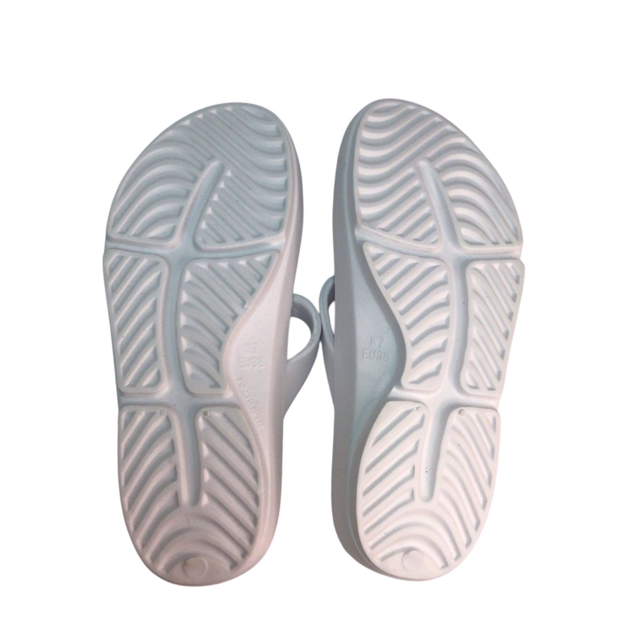 Reel Legends White Sandals/Slip Ons Size 7