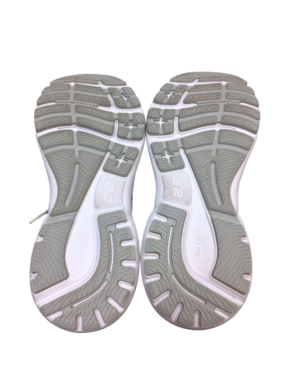Brooks "Adrenaline" GTS 23 White Running Shoes Size 7.5