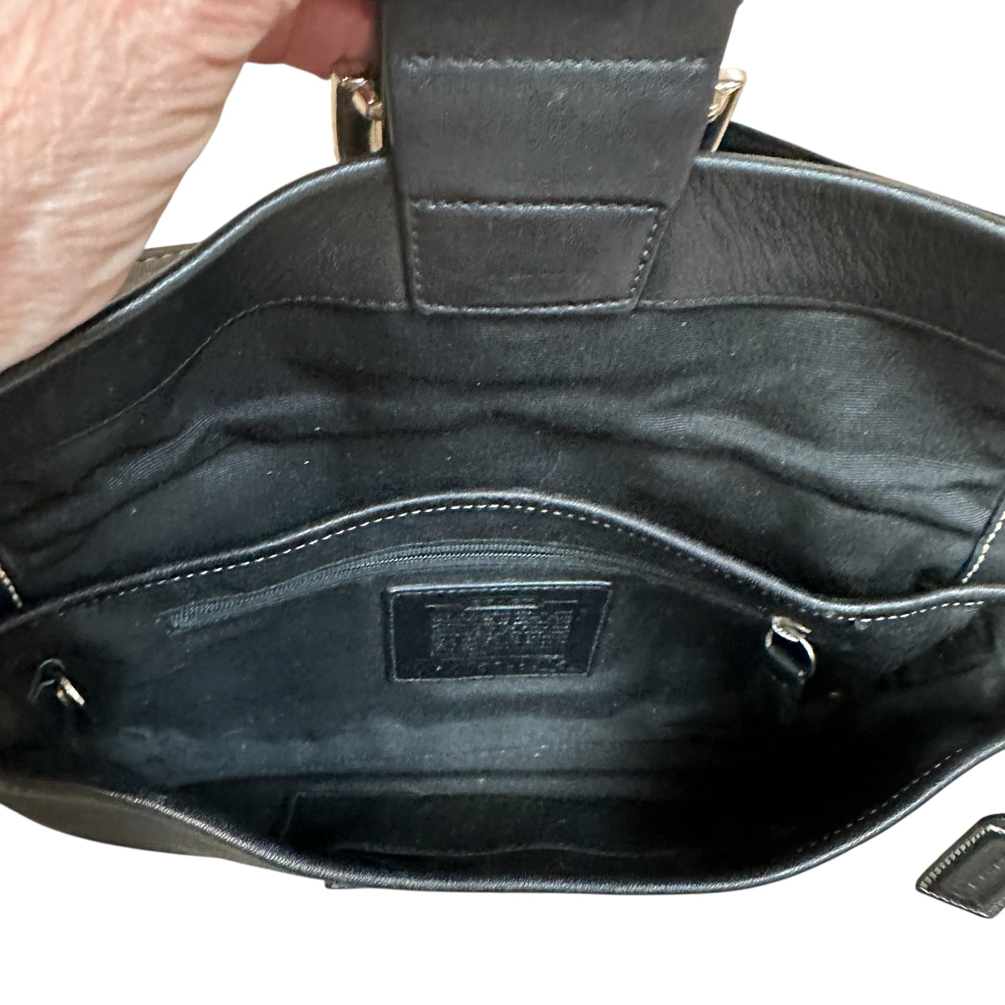 Coach 8A05 Vintage Black Leather Shoulder Bag