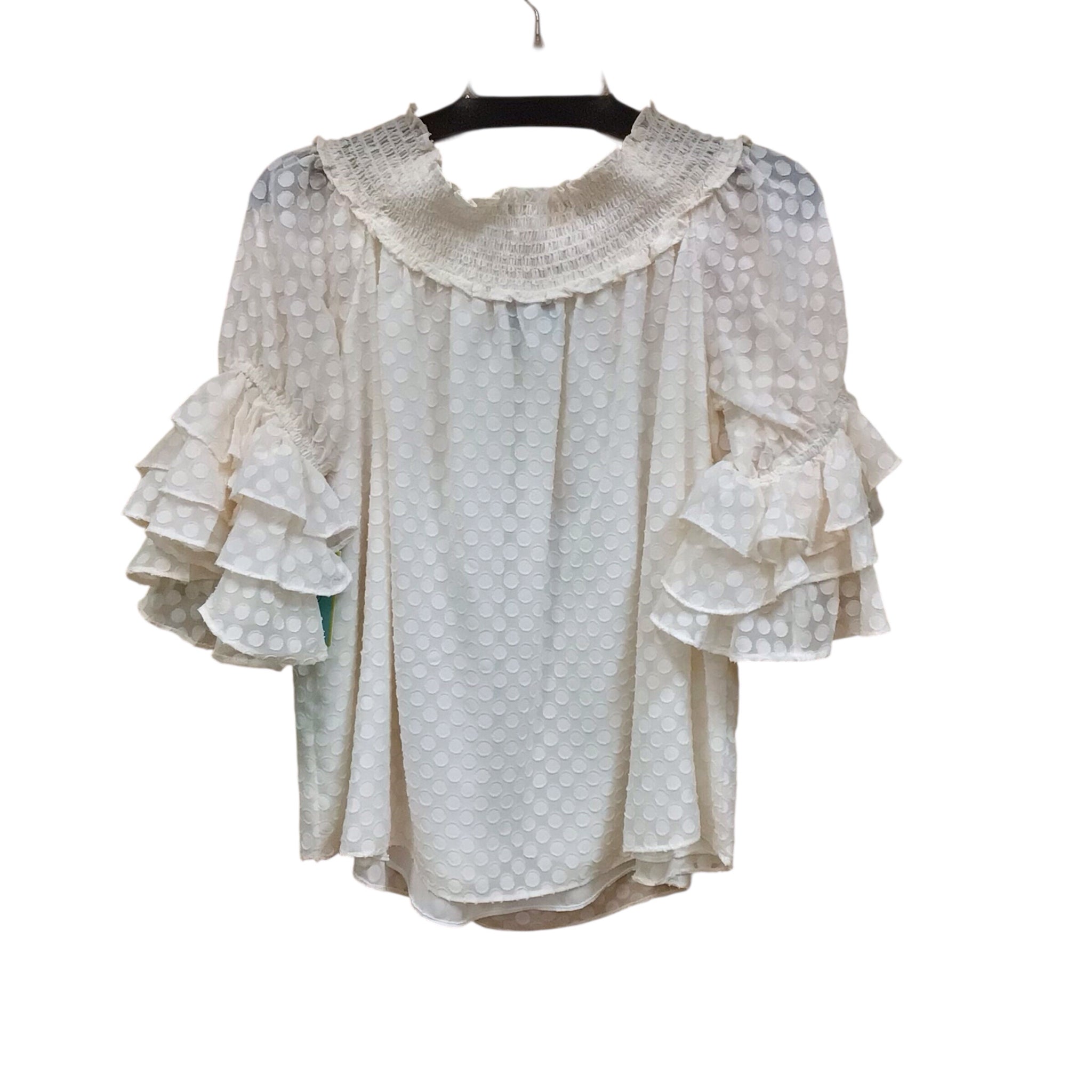 CeCe Cream Short Sleeve Ruffled Top Size Medium NWT