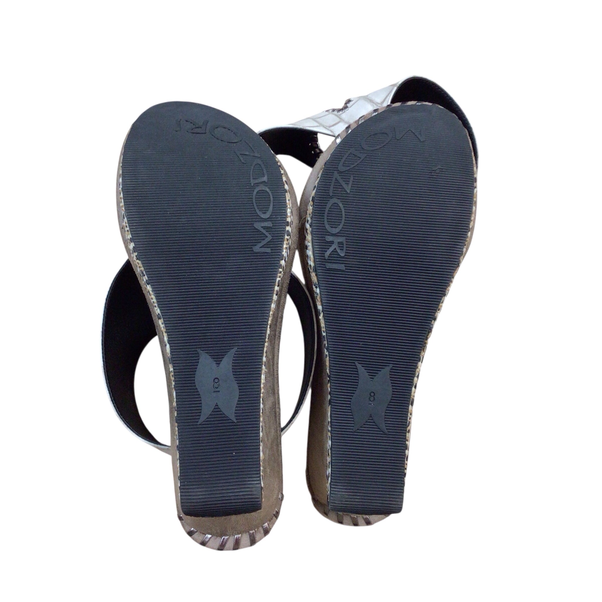 Modzori Reversibles Lucia 5 - Stone flips to Black Wedge Sandals Size 8