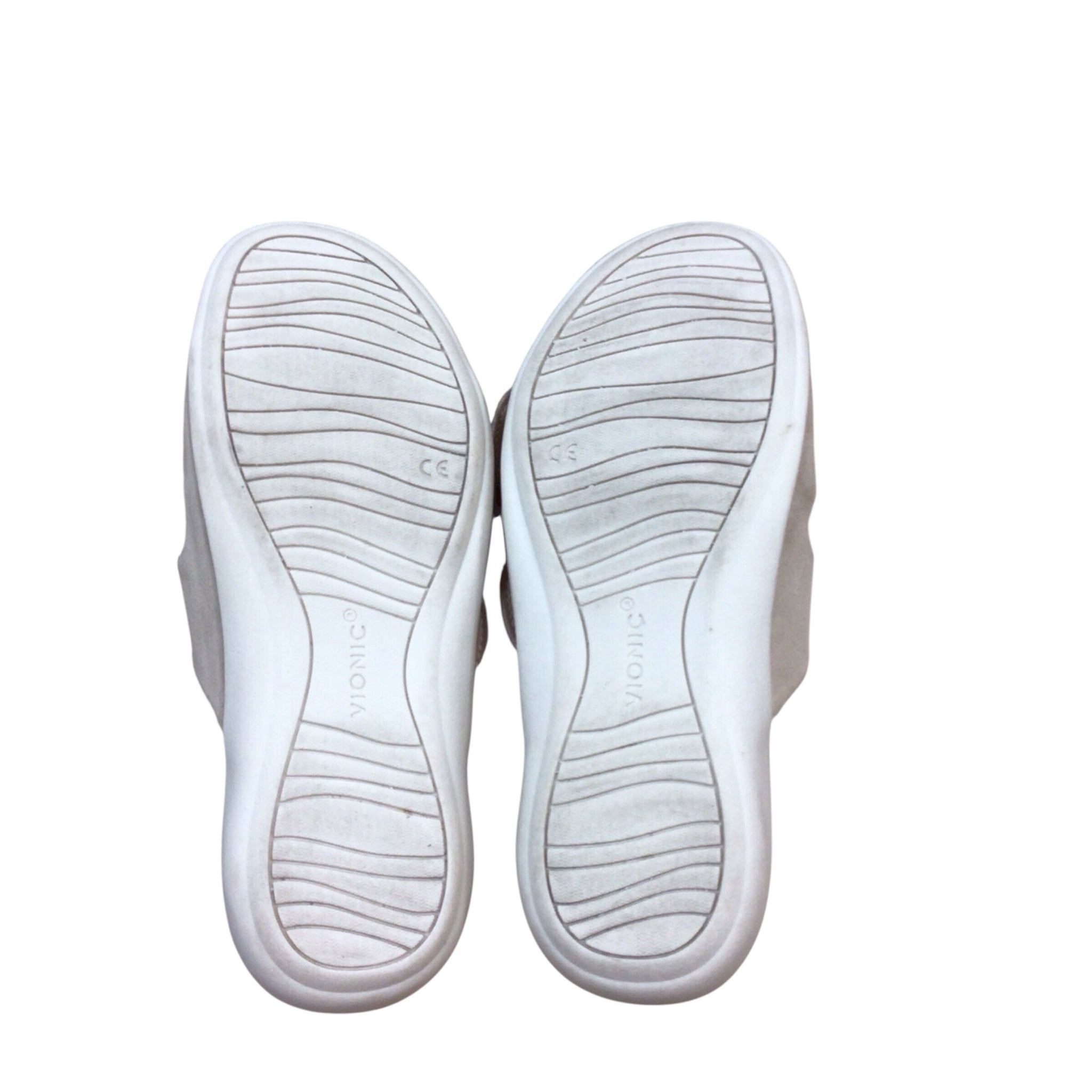 Vionic "Corlee" Beige Sandals Size 6